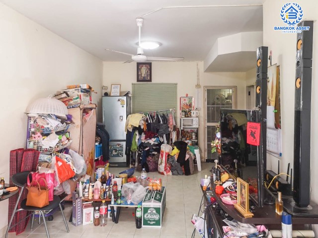 ******ทาวน์เฮ้าส์มือสองย่านสมุทรสาคร ม.พนาลี1 บางขุนเทียน-ชายทะเล เนื้อที่กว้าง 16.10 ตร.ว. ฟังก์ชัน 3 ห้องนอน 2 ห้องน้ำ ที่จอดรถ 1 คัน แถมฟรี! เครื่องปรับอากาศ 1 เครื่อง บนทำเลเดินทางสะดวก เชื่อมต่อถนนบางขุนเทียน-ชายทะเล ใกล้จุดขึ้นลงทางด่วน "ดาวคะนอง-บางมด"